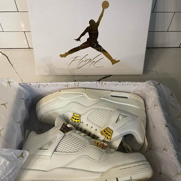 Men’s Jordan Retro 4 Metallic Gold Size 10.5. - Picture 2 of 8